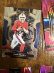 Panini 2025 Prizm & Select NFL 20-Card Lot Mahomes II, Parsons, Maye, Nabers