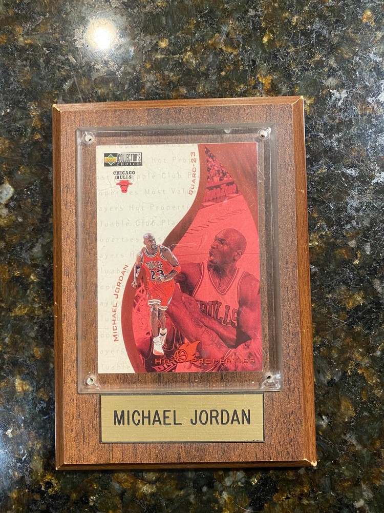 1997-98 Upper Deck Collector&rsquo;s Choice – Hot Properties #385 Michael Jordan
