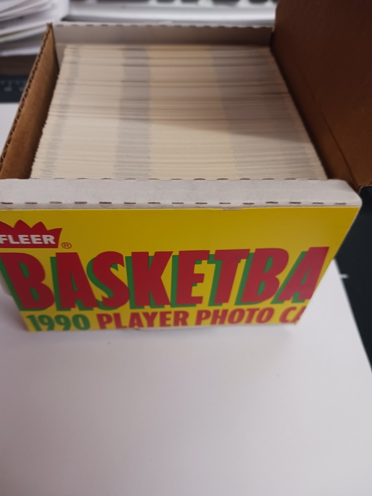 1990-92 Fleer NBA B Asketball Complete Set. 132 Cards.
