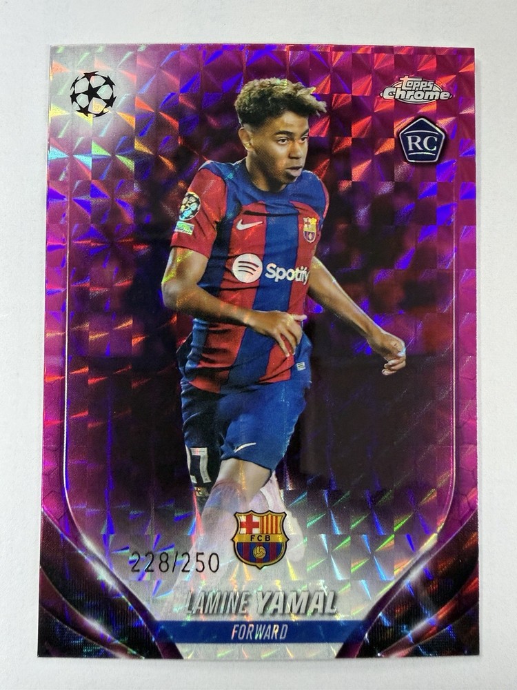 Topps Chrome UEFA Club Competitions – Lamine Yamal Pink Geo Refractor /250 (RC)