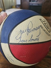 1970-71 Kentucky Colonels Team Hand Signed ABA Basketball Dan Issel Rookie Auto