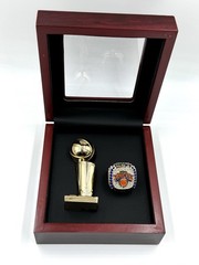 NEW YORK KNICKS CHAMPIONSHIP FAN RING & TROPHY SET JALEN BRUNSON ANUNOBY/TOWNS
