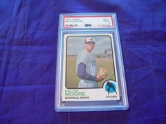 1973 TOPPS #211 BALOR MOORE PSA 9