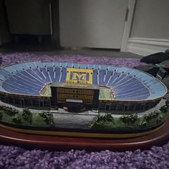 Danbury Mint « The Big House » 3D Stadium Replica Model, VG++