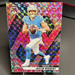 2025 Panini Mosaic Pink Camo Prizm Justin Herbert Los Angeles Chargers #80