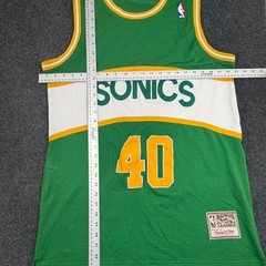 Mitchell & Ness Seattle SuperSonics Shawn Kemp 40 Hardwood Classics Jersey