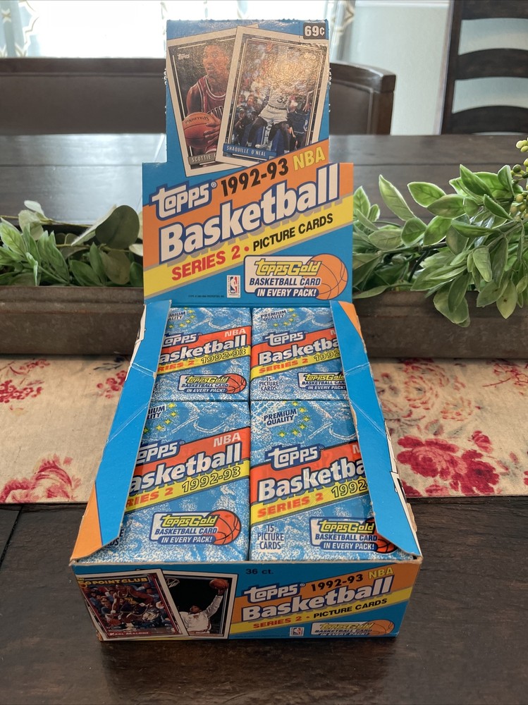 (1) Sealed Pack 1992-93 Topps Basketball Series 2 Possible Shaq Gold RC, Jordan!
