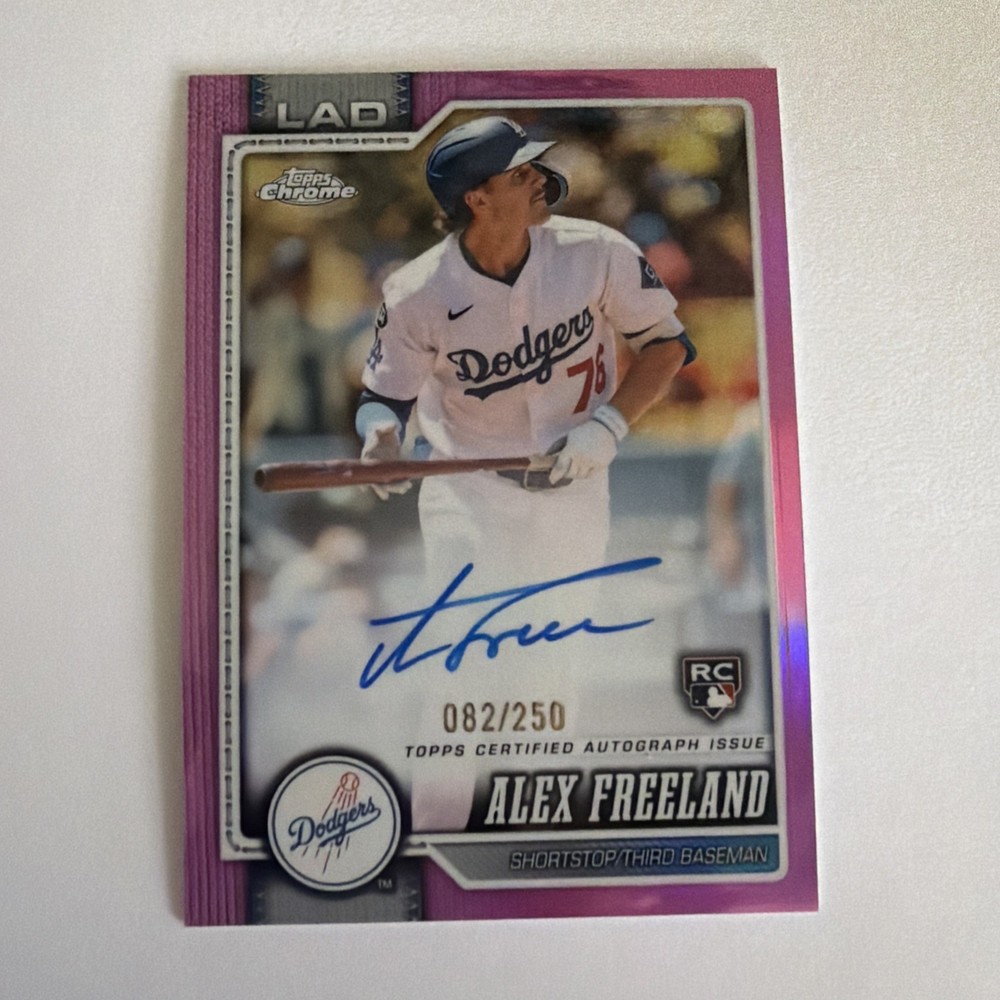 2026 Topps Chrome Alex Freeland RC On Card Auto 082/250 Pink Refractor Dodgers