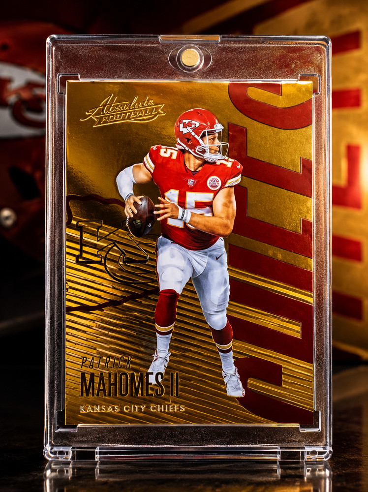 Patrick Mahomes RARE ROOKIE GOLD FOIL INVESTMENT CARD PANINI CHIEFS