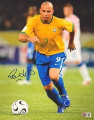 Brazil Ronaldo Nazario Signed 11×14 Photo Beckett BAS Witnessed Hologram