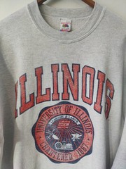 Vintage Fruit of the Loom Distressed University of Illinois Sweatshirt Men&rsquo;s LRG