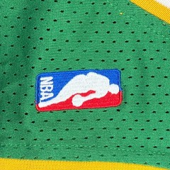 Mitchell & Ness Seattle SuperSonics Shawn Kemp 40 Hardwood Classics Jersey