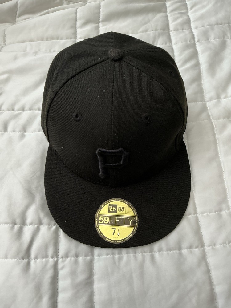 Pittsburgh Pirates MLB New Era 59Fifty Blackout Black Logo Hat Cap fitted 7 1/8