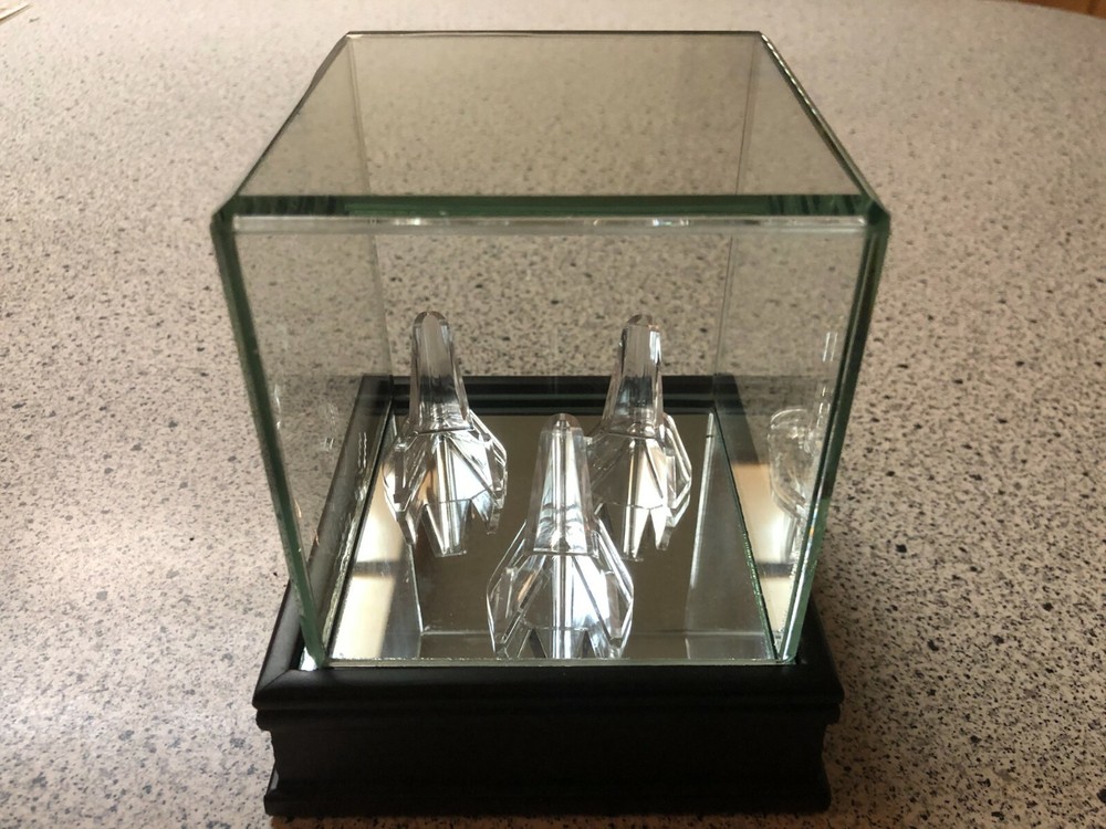 3 Ring Deluxe Championship Ring Glass Display Case Wood Base w/3 Stands