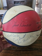 1970-71 Kentucky Colonels Team Hand Signed ABA Basketball Dan Issel Rookie Auto