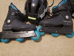 Wayne Gretzky bag hockey inline skates knee elbow wrist pads helmet 10 cards Kid