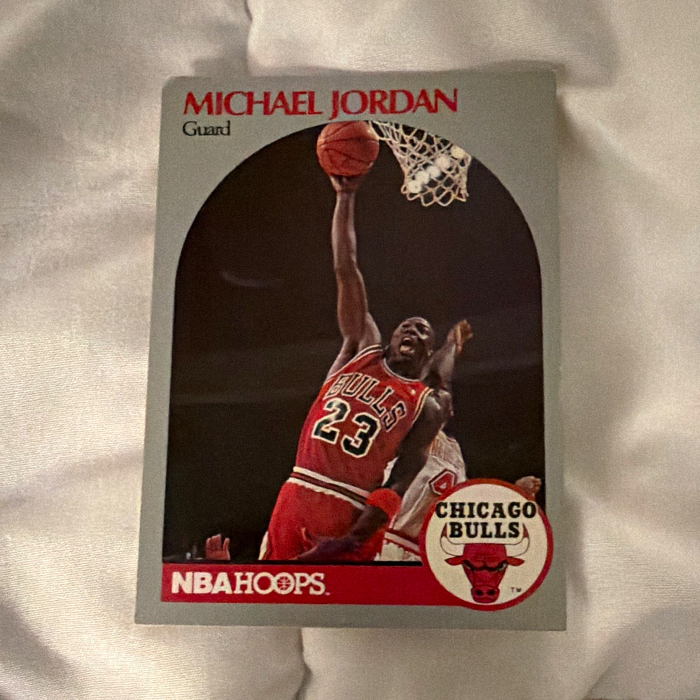 NBA Hoops 1990-91 Michael Jordan #223 Chicago Bulls Base Set Card