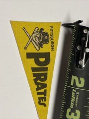 1960s Pittsburgh Pirates 1.5×3.5 Inch Decal Baseball Post Cereal Mini Pennant