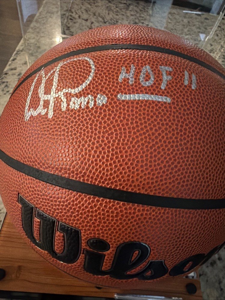 Artis Gilmore Signed Auto Wilson Basketball Spurs Bulls Celtics HOF COA READ