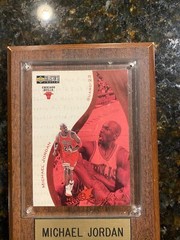 1997-98 Upper Deck Collector&rsquo;s Choice – Hot Properties #385 Michael Jordan