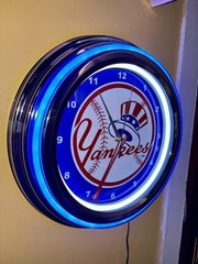 New York Yankees Baseball Bar Man Cave Neon Style Retro LED Clock Sign