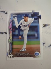 Topps Yoshinobu Yamamoto Dodgers 2024 Chrome Rookie Base #18