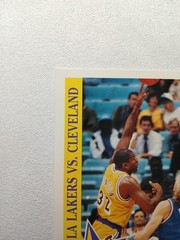 1992-93 NBA Hoops – More Magic Magic Johnson #MM3