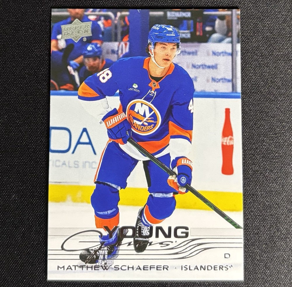 2025-26 Upper Deck Series 2 Young Guns Matthew Schaefer #451 RC -See Description