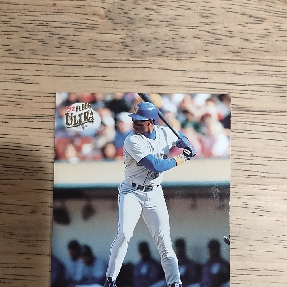 Fleer Ultra 1992 Ken Griffey Jr. #123 Base Set Seattle Mariners MLB Card