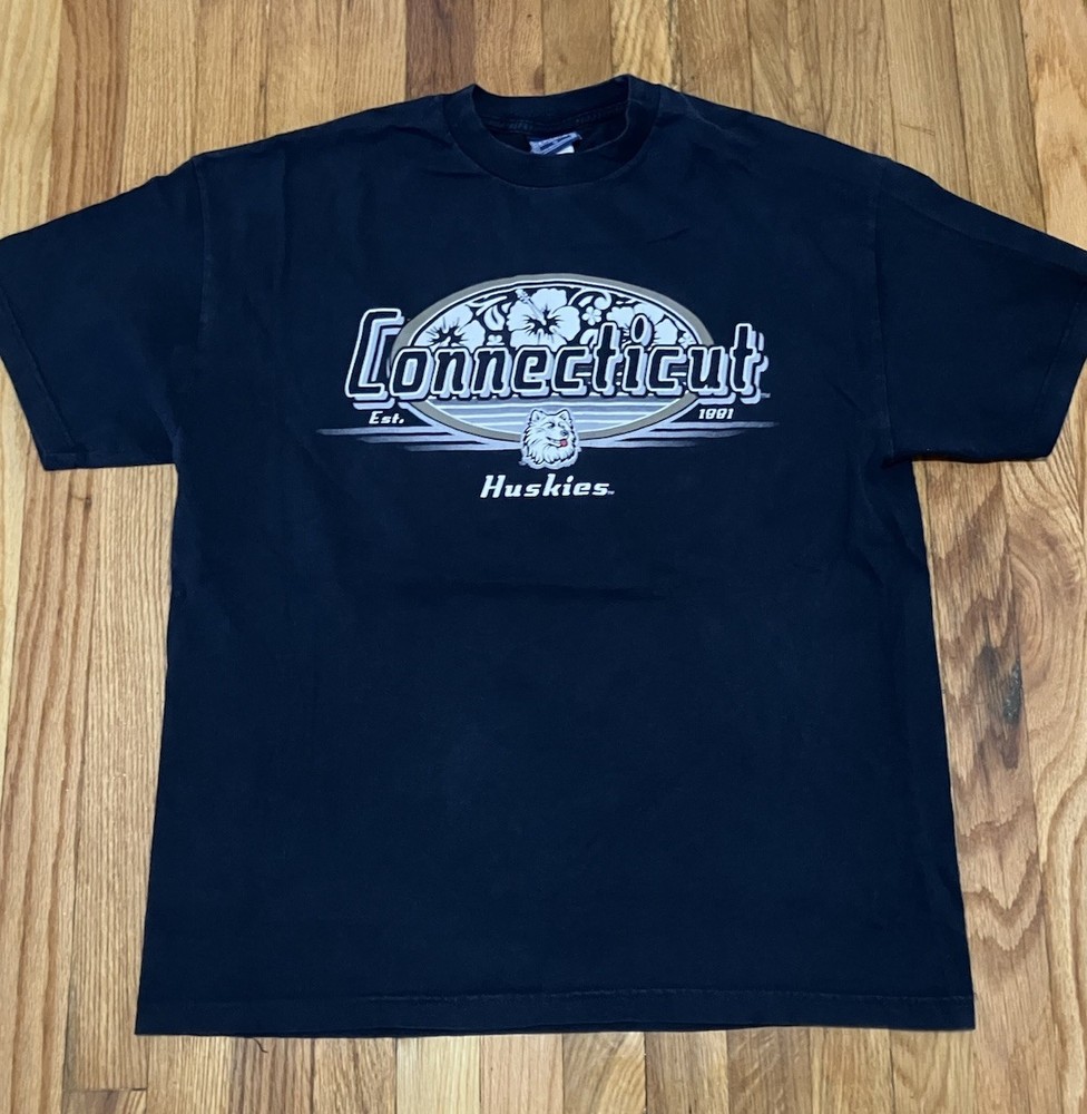 NCAA Connecticut Huskies Champs Team Apparel Navy Blue T Shirt Size Large 2000s