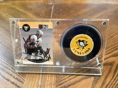 Kevin Stevens #25 Pittsburgh Peguins Autographed Card & Puck in Acrylic Stand A1