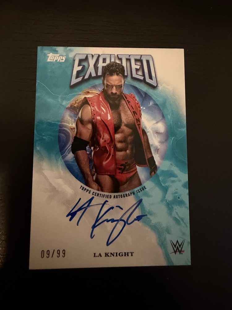 2025 Topps Exalted WWE – Exalted Autographs LA Knight #EXA-LAK Aqua /99 (AU)