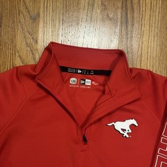 New Era Calgary Stampeders CFL Official Sideline Men&rsquo;s XL Quarter Zip Canada