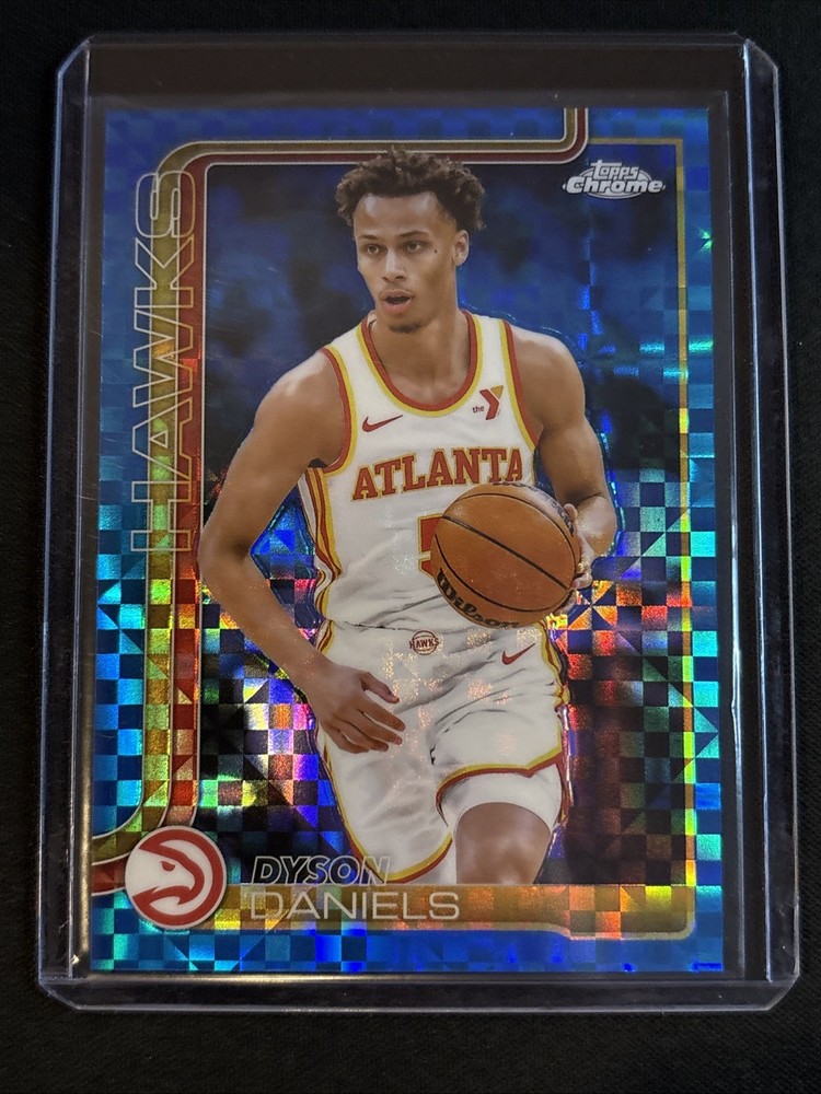 🔥Dyson Daniels 2025-26 Topps Chrome #68 Blue X-Fractor Hawks SSP