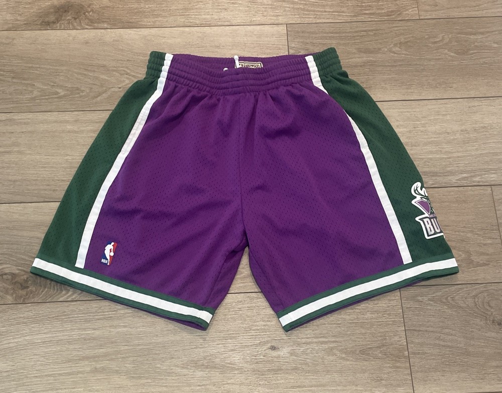 Mitchell & Ness Milwaukee Bucks Mens XL Hardwood Classics Swingman Shorts