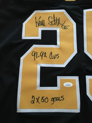 KEVIN STEVENS AUTOGRAPHED CUSTOM JERSEY W/ « 91-92 CUPS, 2X 50 GOALS » JSA