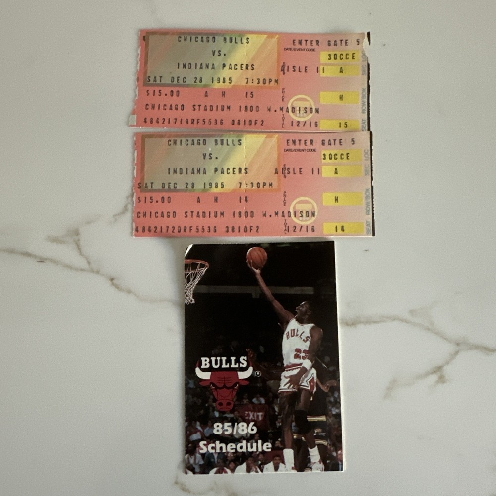 1985-86 CHICAGO BULLS BASKETBALL POCKET SCHEDULE MICHAEL JORDAN BUD AD + Stubs