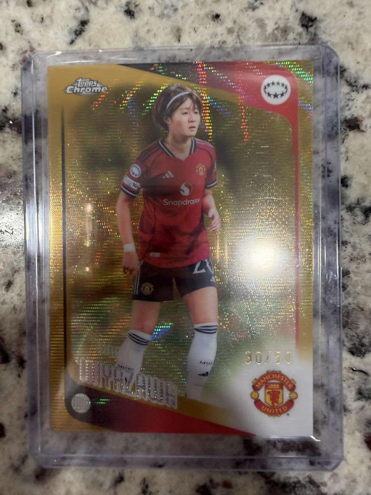 2025-26 Topps Chrome UEFA Women&rsquo;s UWCLHinata Miyazawa Gold Wave #/50