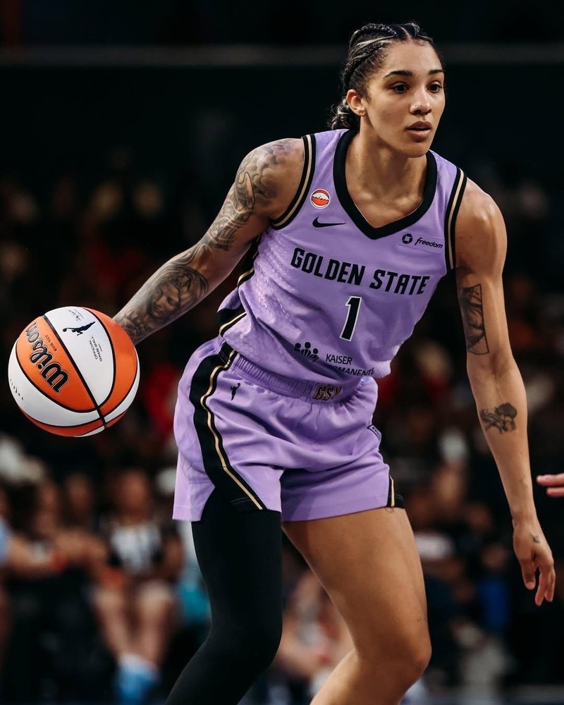 Gabby Williams-8×10 Photo-Golden State Valkyries WNBA.