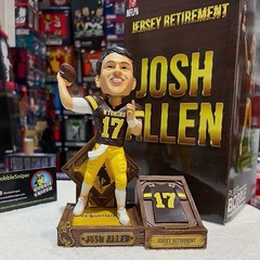 JOSH ALLEN Wyoming Cowboys Buffalo BILLS #17 « Jersey Retirement » NCAA Bobblehead
