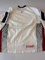 Signed Used Team USA Hockey Jersey white Men&rsquo;s medium Nike IIHF autographed