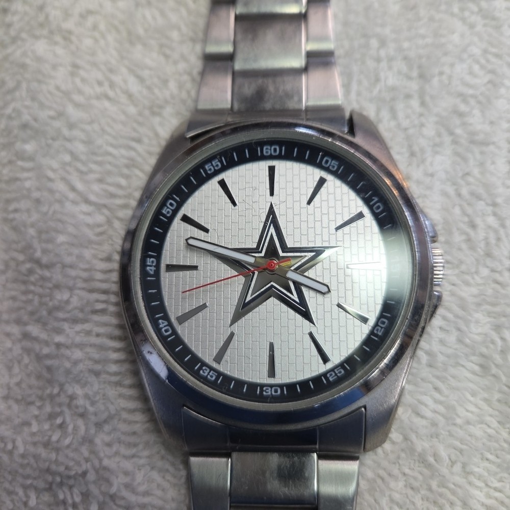 Dallas Cowboys Men&rsquo;s Game Time Watch NFL Licensed Stainless Steel Broken Band