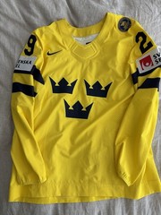 Marcus Pettersson 2025 Signed Game Worn Sweden Jersey IIHF Men’s WC COA