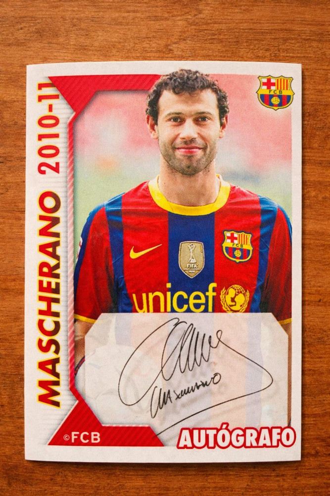 2010 2011 Panini FC Barcelona Javier Mascherano Auto Autografo #77 Mint