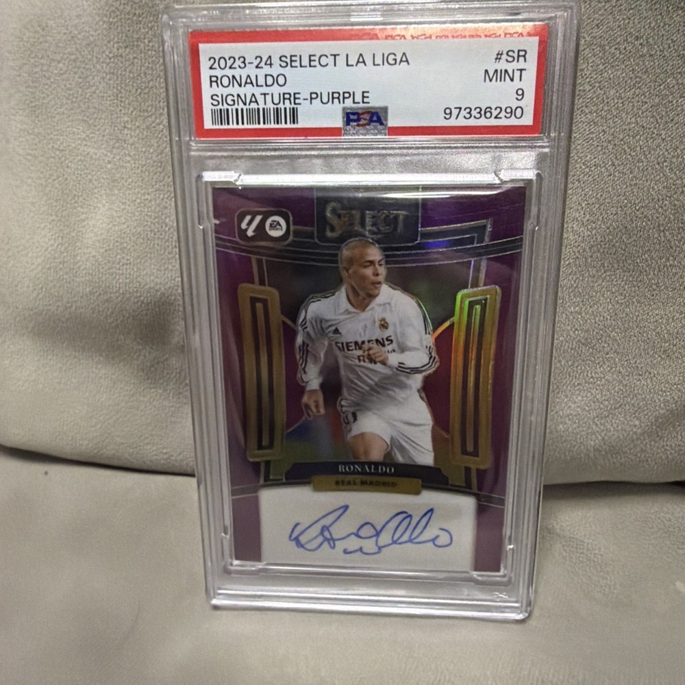 2023-24 Panini Select La Liga – Signatures Ronaldo #S-R Purple Prizm /20 (AU)
