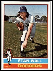 1976 Topps #584 Stan Wall