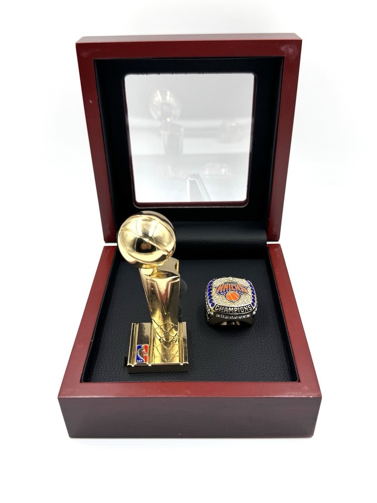NEW YORK KNICKS CHAMPIONSHIP FAN RING & TROPHY SET JALEN BRUNSON ANUNOBY/TOWNS