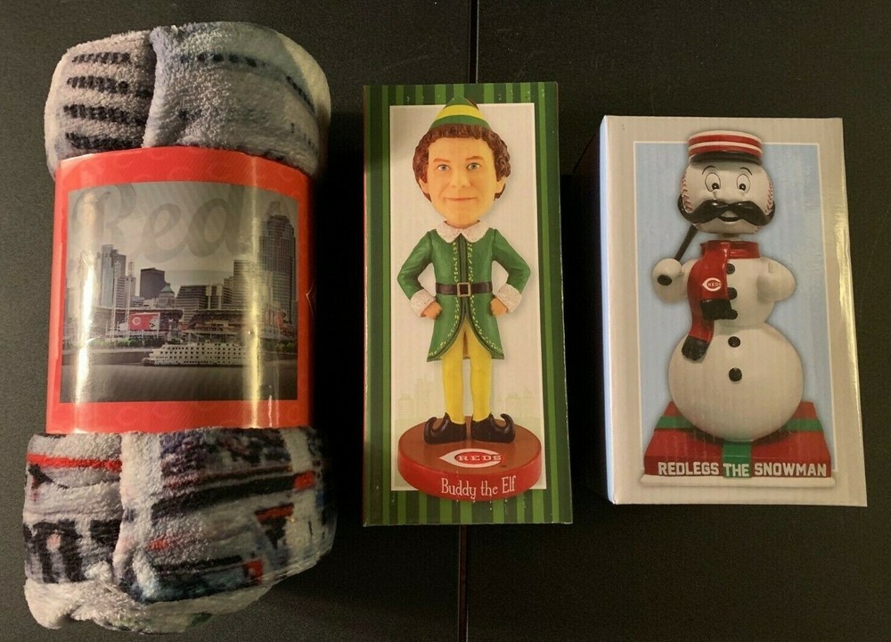Cincinnati REDS X-mas Lot : Buddy the Elf, Mr. Redlegs Snowman, Luxury Blanket