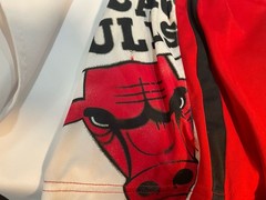 Zipway NBA Basketball Men&rsquo;s Chicago Bulls Basketball Shorts – Red Vented Sz L