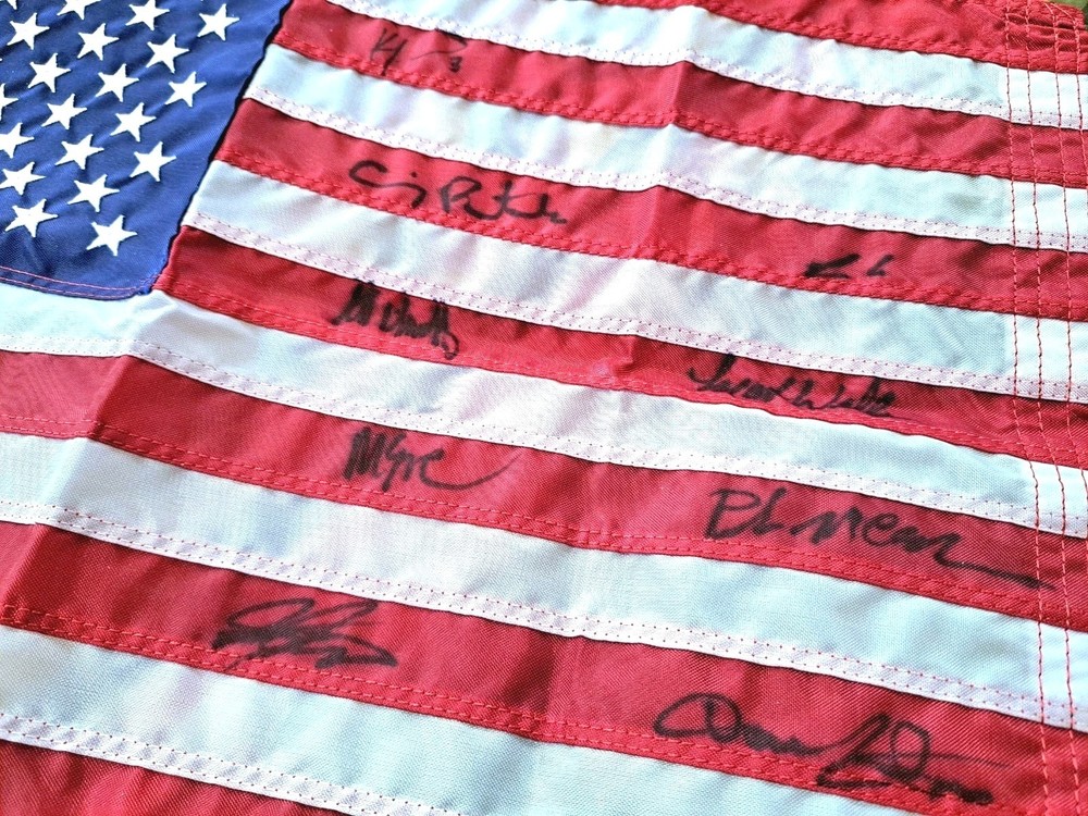 Miracle On Ice Signed USA Flag 🇺🇸 1980 USA Hockey 🇺🇲 1980 Winter Olympics
